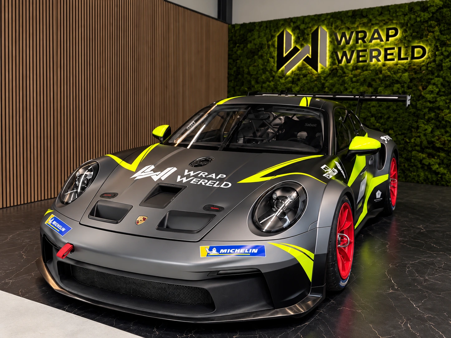 Porsche 911 Cup met de custom Wrap Wereld-livery