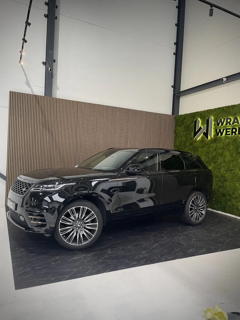 Range Rover Velar — Gloss wrap