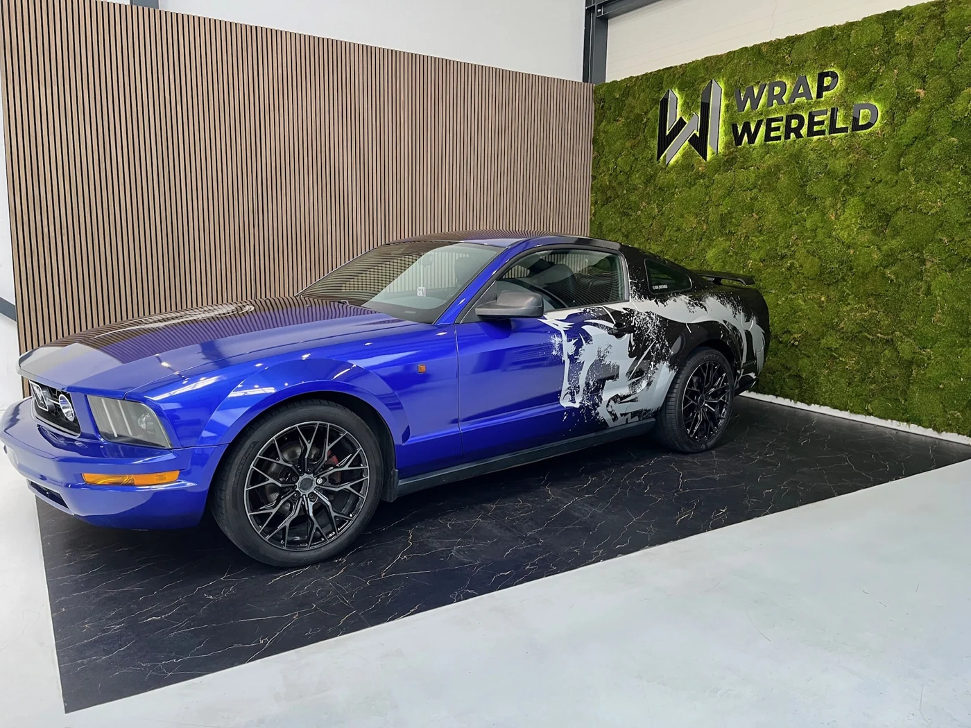 Ford Mustang — Custom wrap