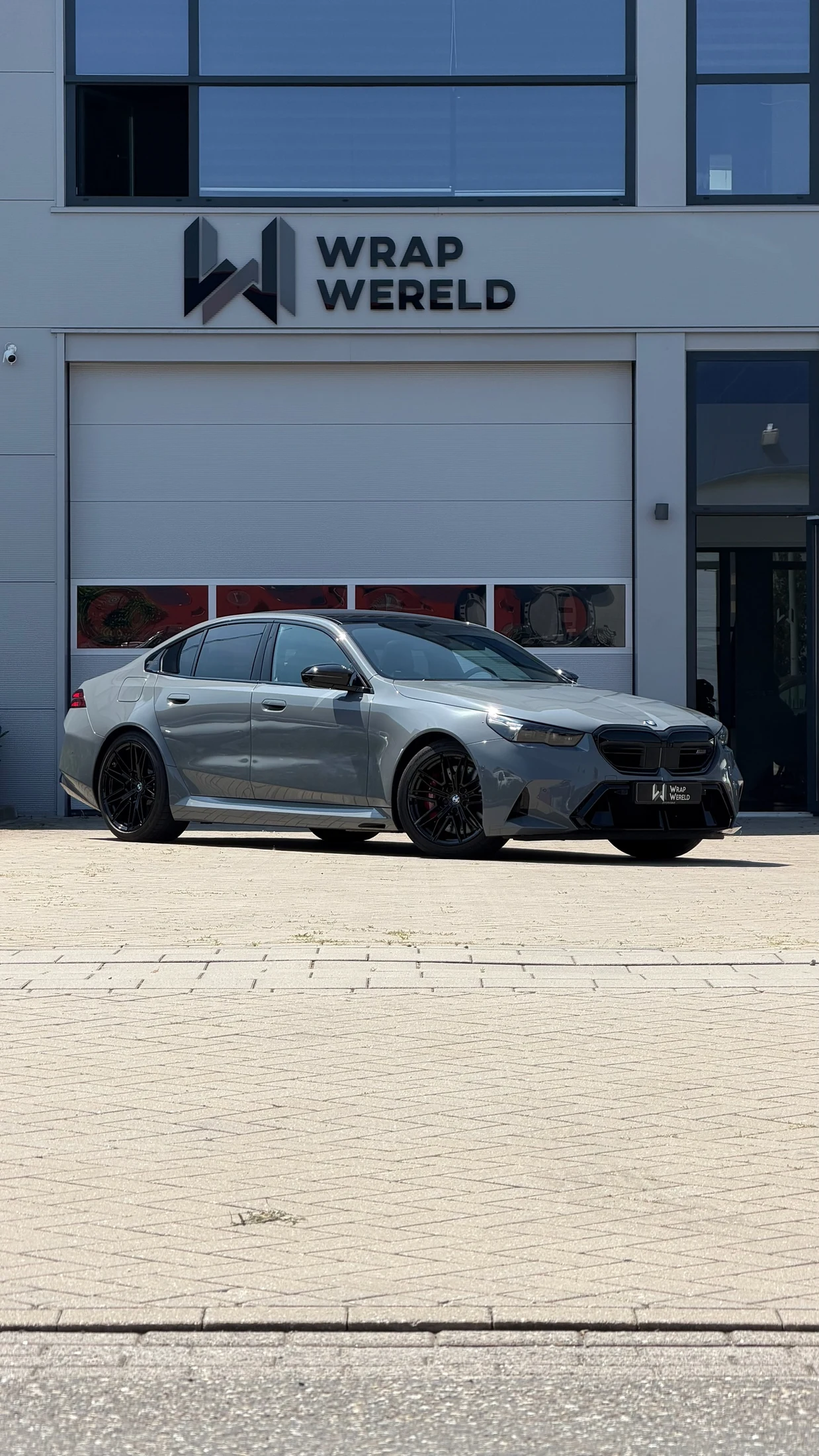 BMW M5 — Gloss wrap